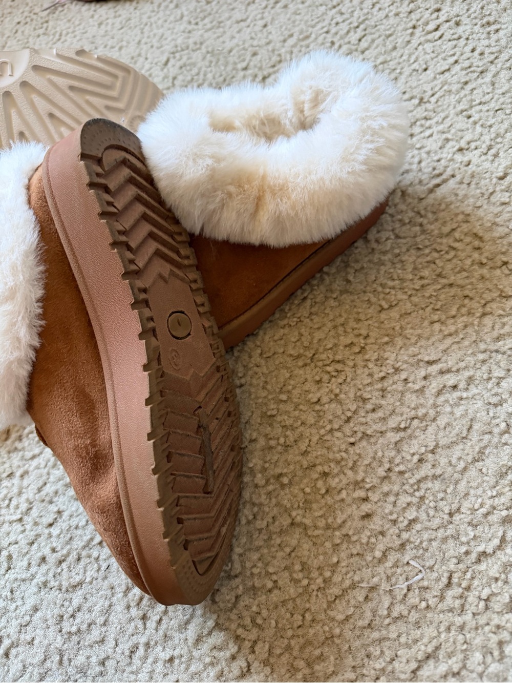 Cozy Faux-Shearling Lined Girl’s Slippers - Chestnut
